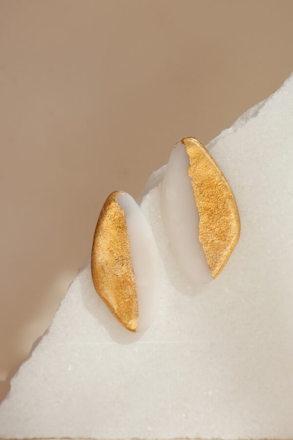 Votsalo White Earrings