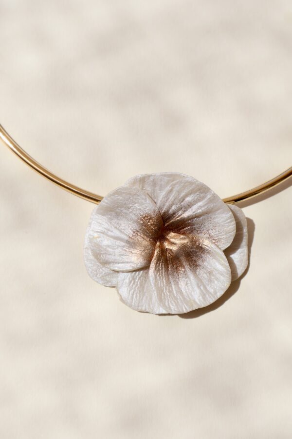 IRIDIZON BLOOM NECKLACE