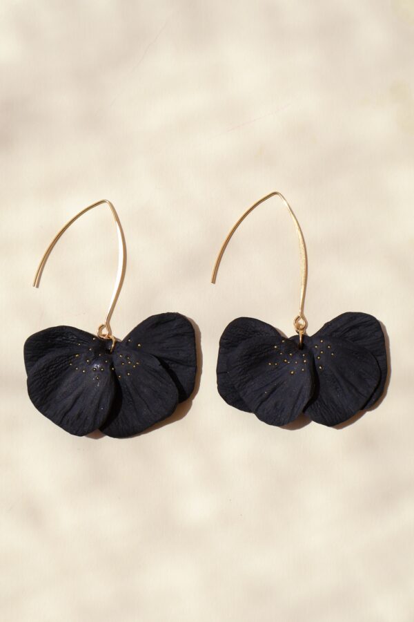 BLACK IRIS EARRINGS